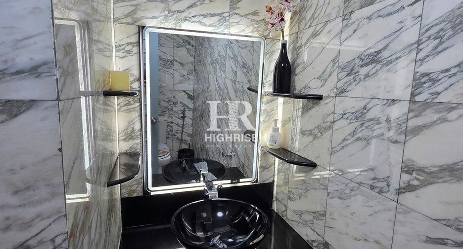 For sale 2 ベッドルーム condo in Bang Lamung, Chonburi