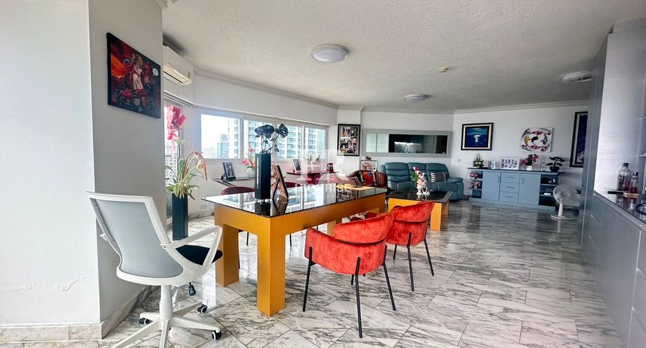 For sale 2 ベッドルーム condo in Bang Lamung, Chonburi