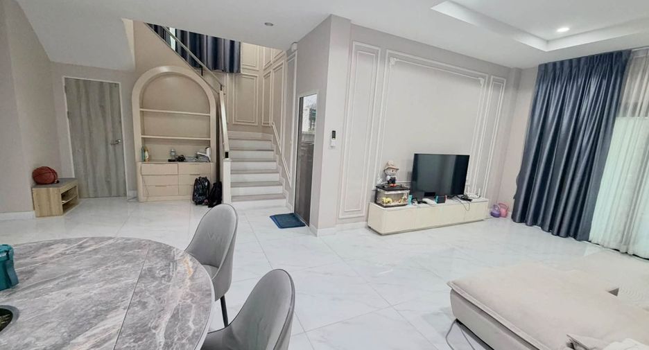 Casa en venta de 4 habitaciones en Bang Lamung, Chonburi