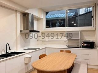 For sale 3 bedrooms house in Huai Khwang, Bangkok