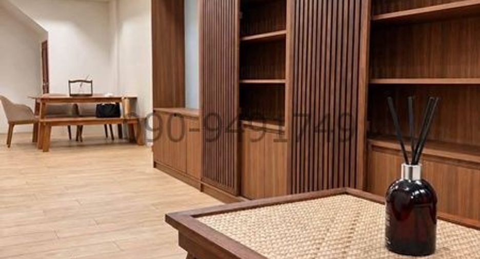 For sale 3 bedrooms house in Huai Khwang, Bangkok