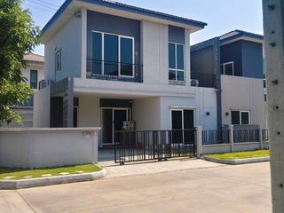 Casa en alquiler de 4 habitaciones en Bang Kruai, Nonthaburi