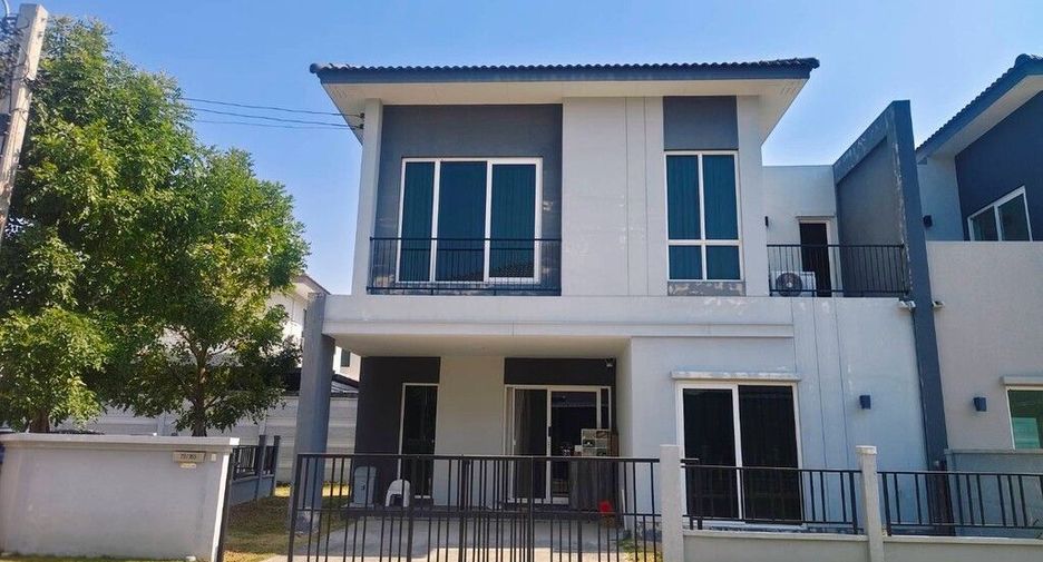 Casa en alquiler de 4 habitaciones en Bang Kruai, Nonthaburi