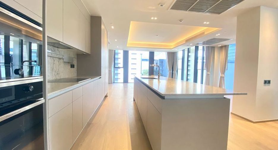 Wohnung zur Miete mit 3 Zimmer in Pathum Wan, Bangkok