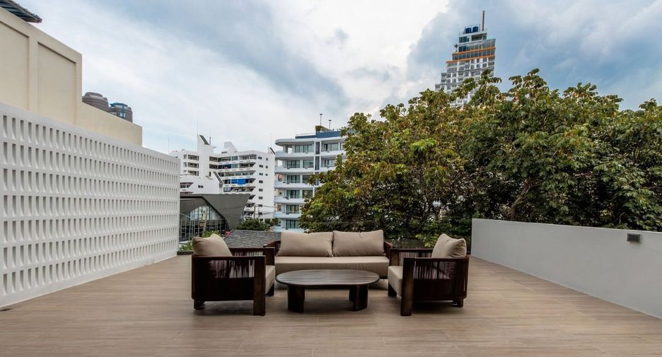 À louer et à vendre 6 chambres villa à Bang Lamung, Chonburi