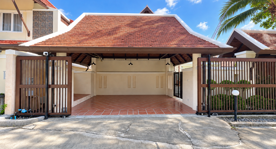 For sale 5 bedrooms villa in Bang Lamung, Chonburi