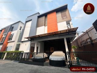 For sale 6 bedrooms house in Khlong Toei, Bangkok