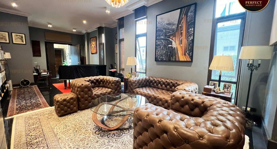 For sale 6 bedrooms house in Khlong Toei, Bangkok