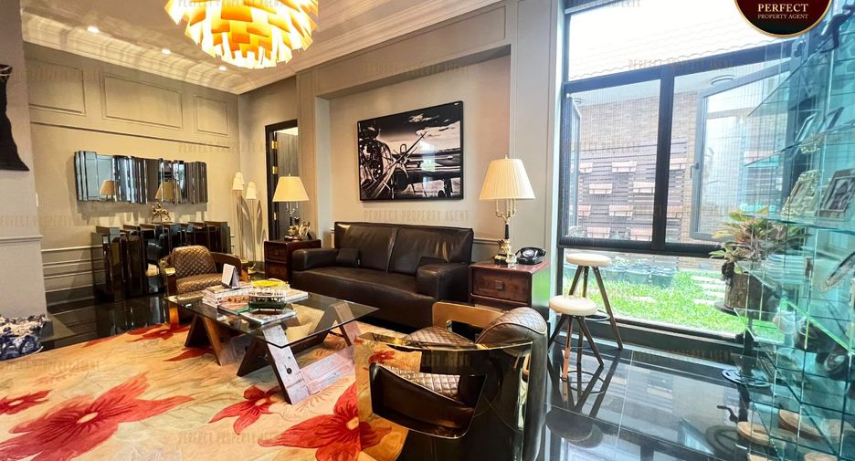 For sale 6 bedrooms house in Khlong Toei, Bangkok