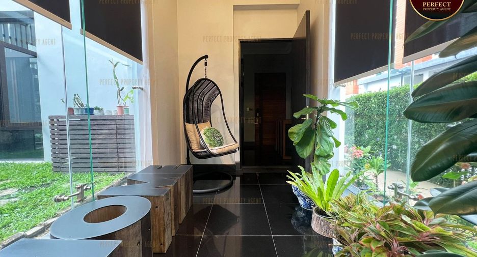 For sale 6 bedrooms house in Khlong Toei, Bangkok