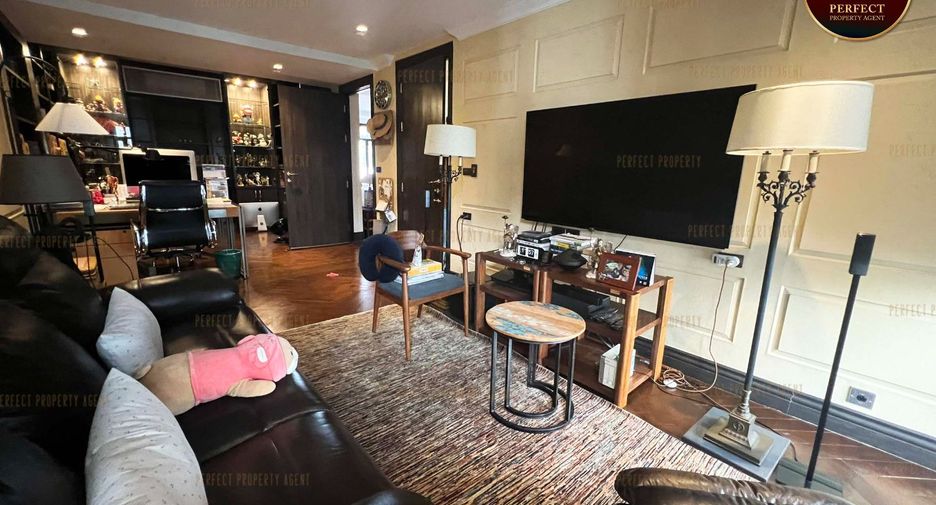 For sale 6 bedrooms house in Khlong Toei, Bangkok