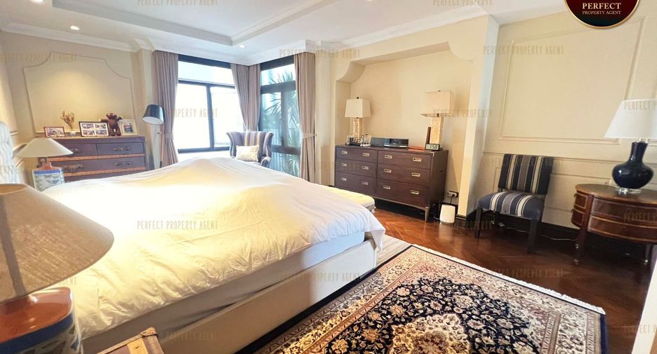 For sale 6 bedrooms house in Khlong Toei, Bangkok