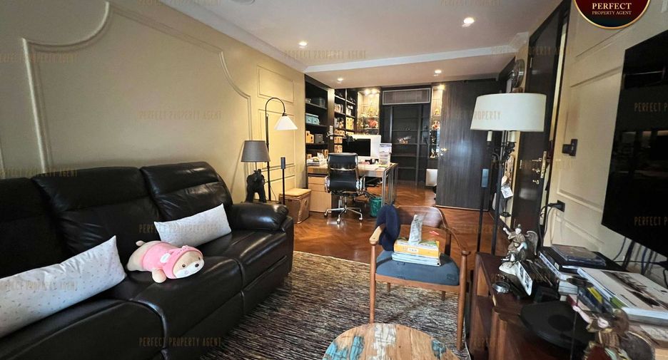 For sale 6 bedrooms house in Khlong Toei, Bangkok