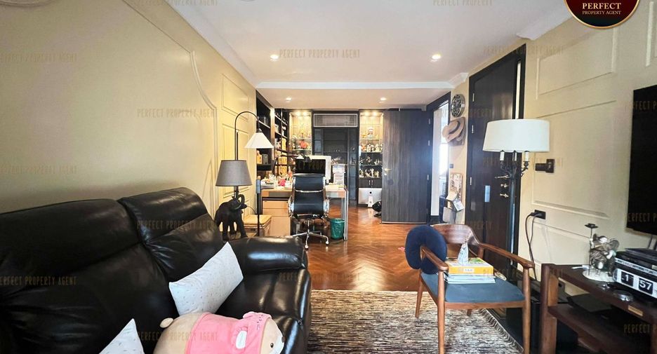 For sale 6 bedrooms house in Khlong Toei, Bangkok