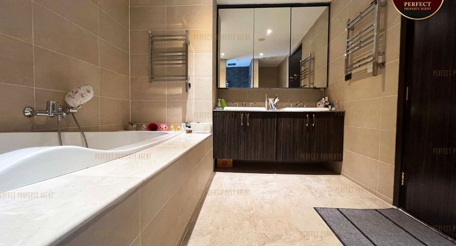 For sale 6 bedrooms house in Khlong Toei, Bangkok
