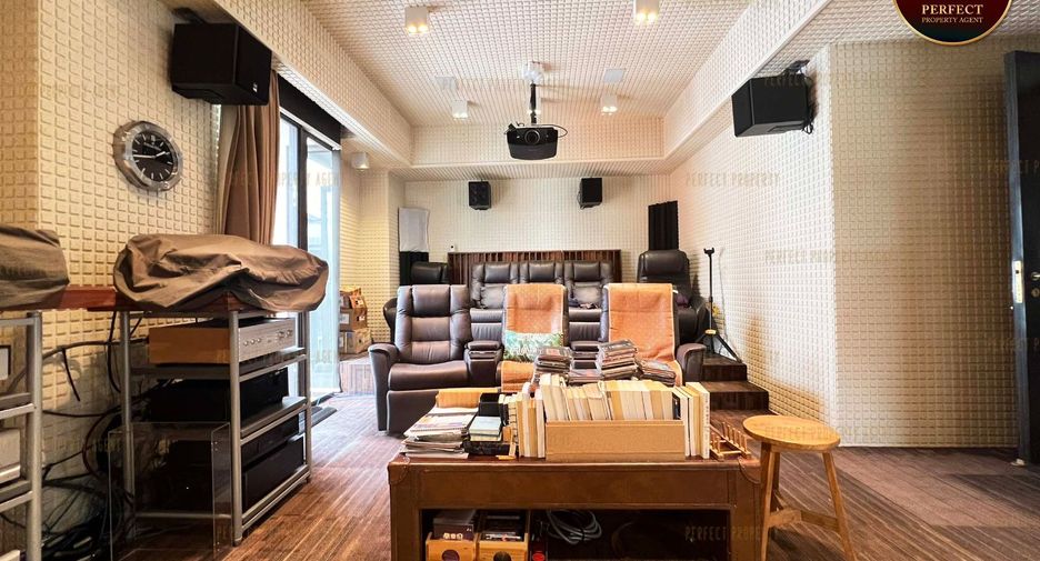 For sale 6 bedrooms house in Khlong Toei, Bangkok