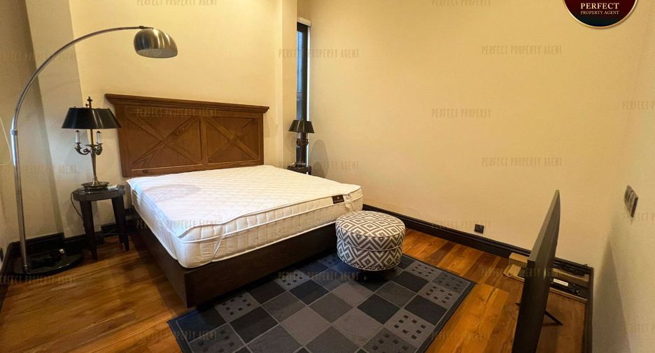 For sale 6 bedrooms house in Khlong Toei, Bangkok