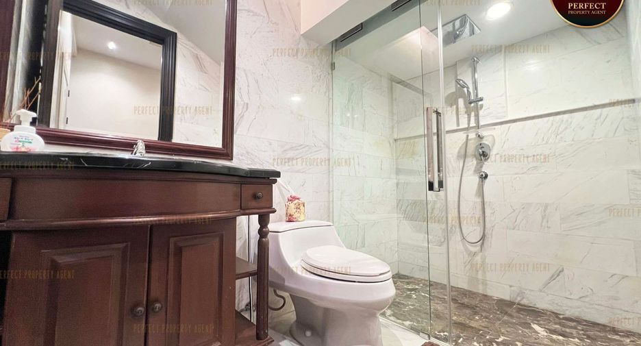 For sale 6 bedrooms house in Khlong Toei, Bangkok