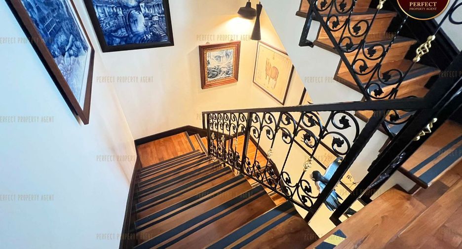 For sale 6 bedrooms house in Khlong Toei, Bangkok