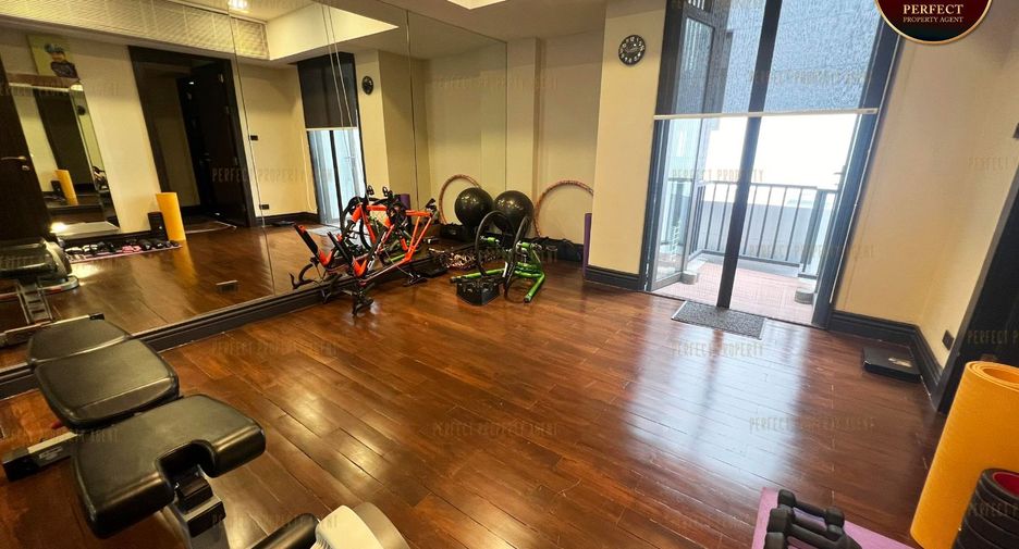 For sale 6 bedrooms house in Khlong Toei, Bangkok