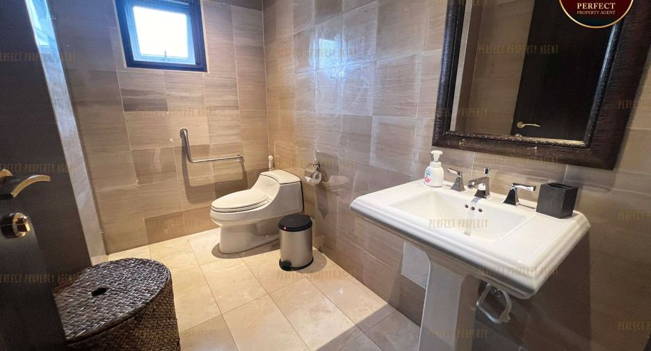 For sale 6 bedrooms house in Khlong Toei, Bangkok