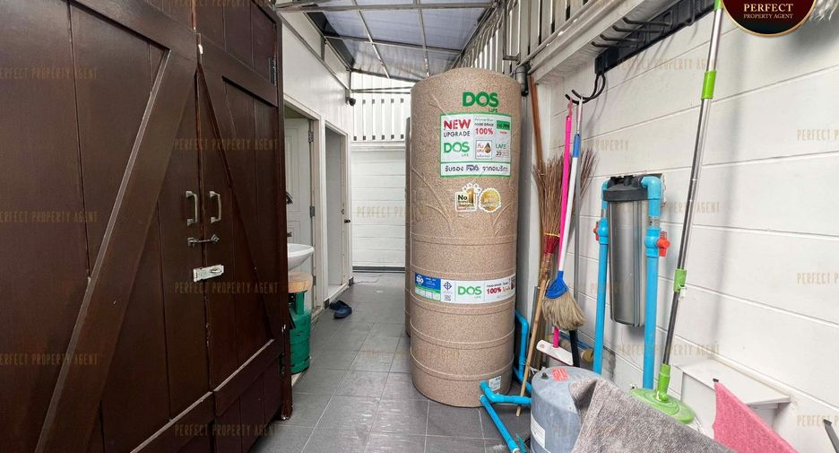 For sale 6 bedrooms house in Khlong Toei, Bangkok