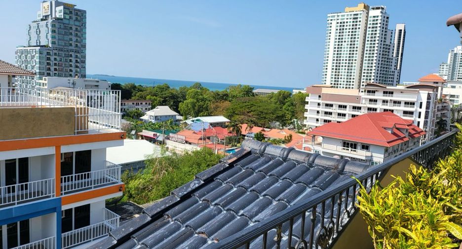 For sale 3 ベッドルーム condo in Bang Lamung, Chonburi