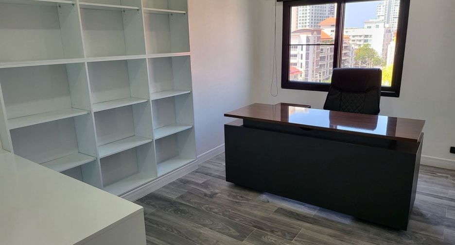 For sale 3 ベッドルーム condo in Bang Lamung, Chonburi