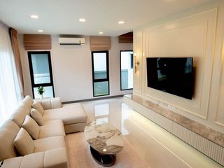 Casa en alquiler de 5 habitaciones en Bang Phli, Samut Prakan