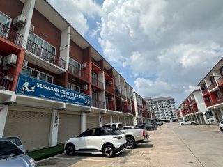For sale 5 bedrooms retail Space in Si Racha, Chonburi