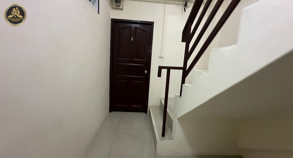 Local comercial en venta de 5 habitaciones en Si Racha, Chonburi