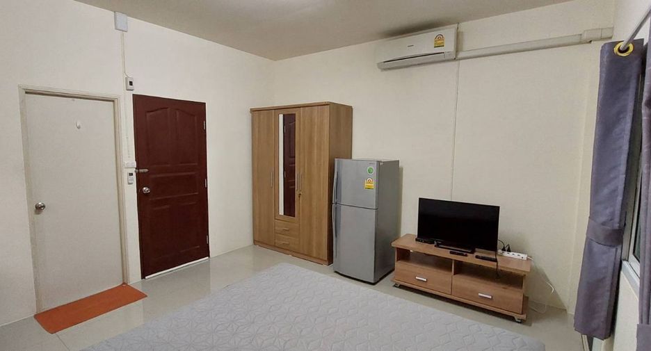 Local comercial en venta de 5 habitaciones en Si Racha, Chonburi