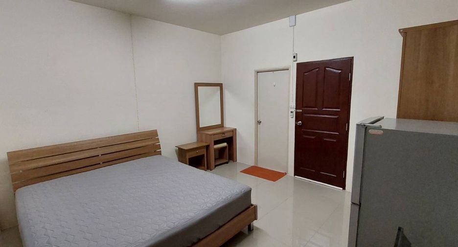 Local comercial en venta de 5 habitaciones en Si Racha, Chonburi