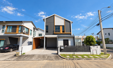 Haus zum Kauf mit 3 Zimmer in Bang Sao Thong, Samut Prakan