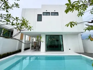 For rent 4 ベッドルーム villa in Hang Dong, Chiang Mai