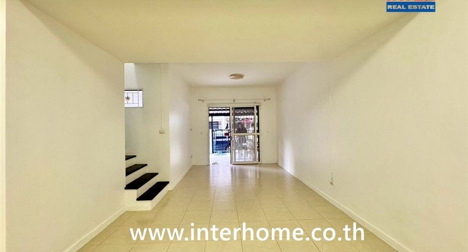 Reihenhaus zum Kauf mit 3 Zimmer in Bang Khae, Bangkok
