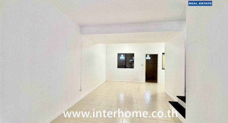 Reihenhaus zum Kauf mit 3 Zimmer in Bang Khae, Bangkok
