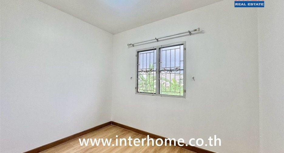 Reihenhaus zum Kauf mit 3 Zimmer in Bang Khae, Bangkok