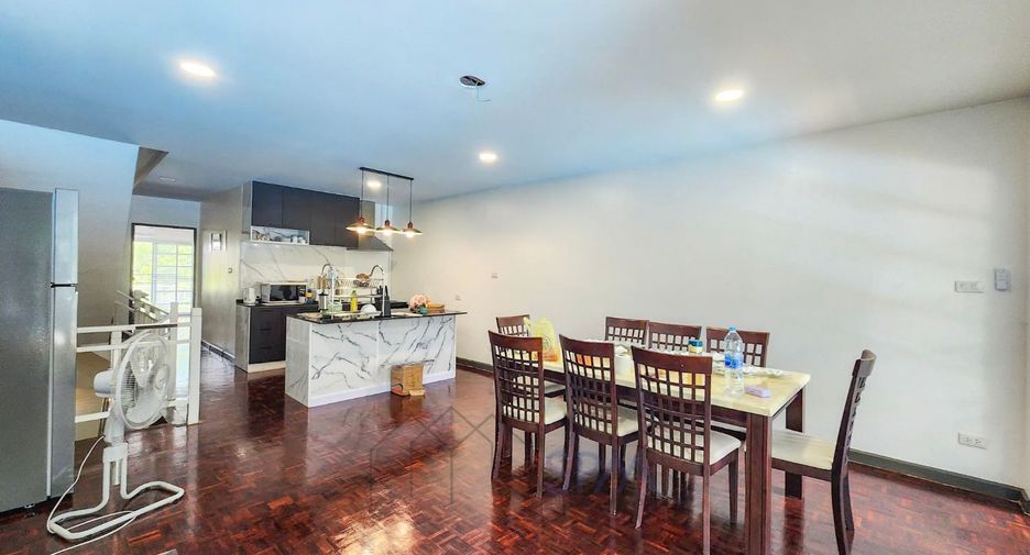 For rent 4 bedrooms townhouse in Hua Hin, Prachuap Khiri Khan