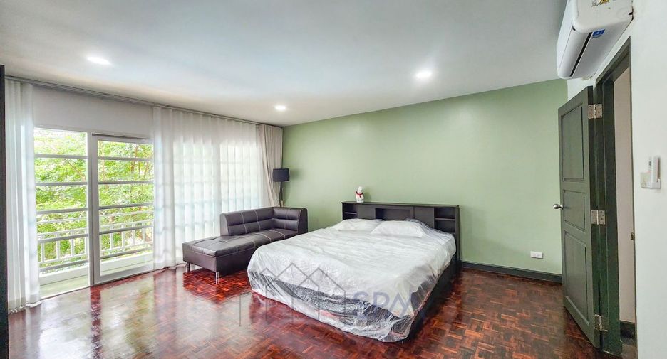 For rent 4 bedrooms townhouse in Hua Hin, Prachuap Khiri Khan