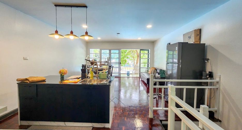 For rent 4 bedrooms townhouse in Hua Hin, Prachuap Khiri Khan