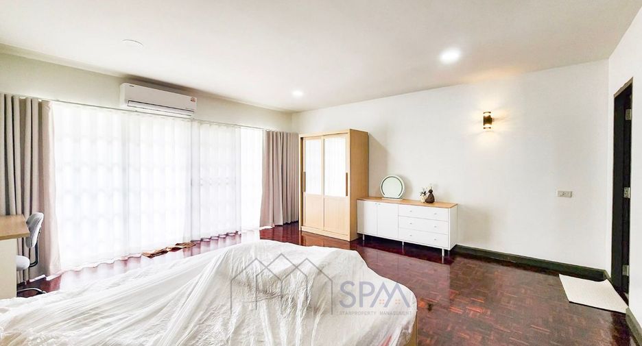 For rent 4 bedrooms townhouse in Hua Hin, Prachuap Khiri Khan