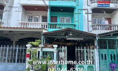 Casa adosada en venta de 4 habitaciones en Bang Na, Bangkok