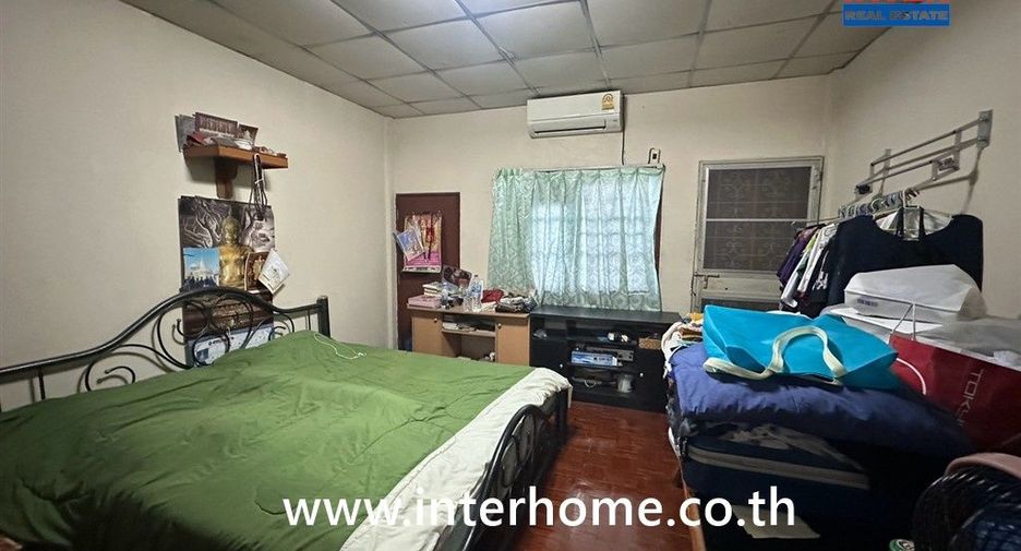 Casa adosada en venta de 4 habitaciones en Bang Na, Bangkok