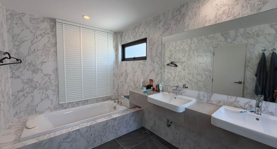 For rent 4 bedrooms house in Prawet, Bangkok