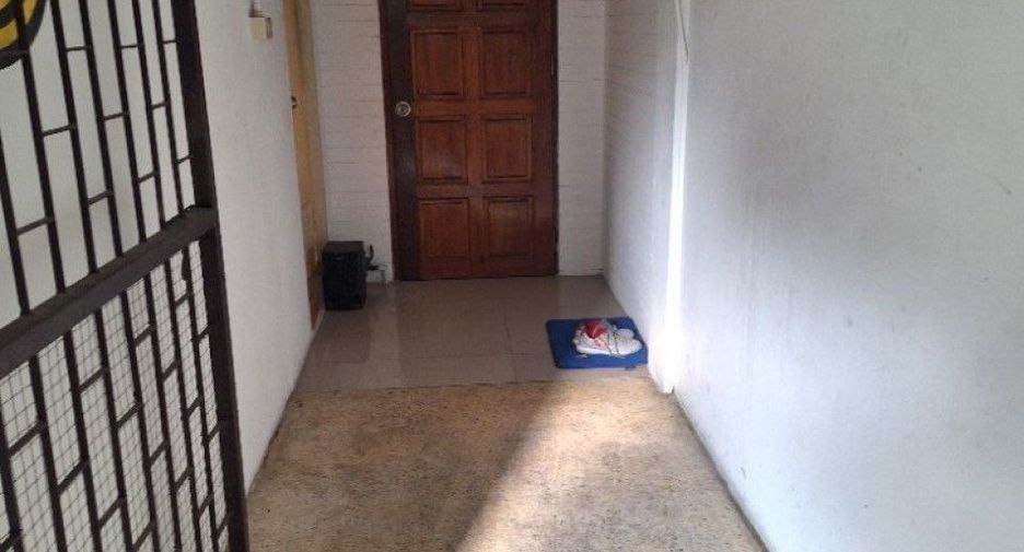 À vendre 11 chambres local commercial à Mueang Samut Prakan, Samut Prakan