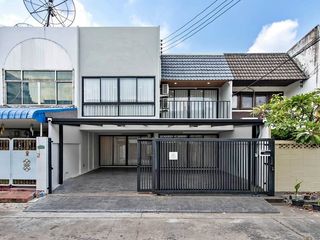 Haus zur Miete mit 5 Zimmer in Watthana, Bangkok