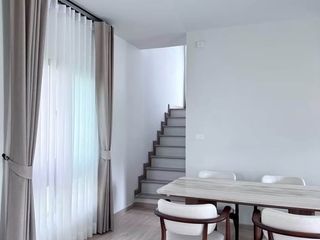Casa en alquiler de 3 habitaciones en Lat Krabang, Bangkok