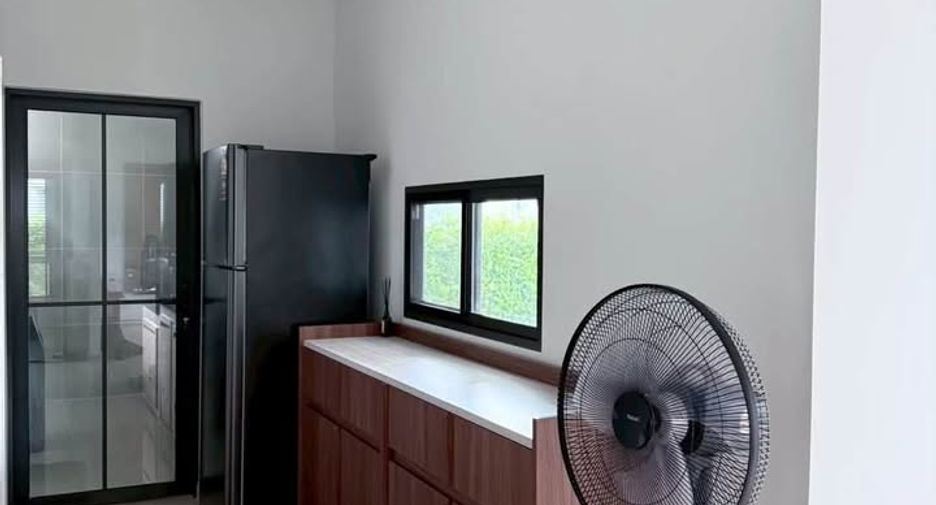 Casa en alquiler de 3 habitaciones en Lat Krabang, Bangkok