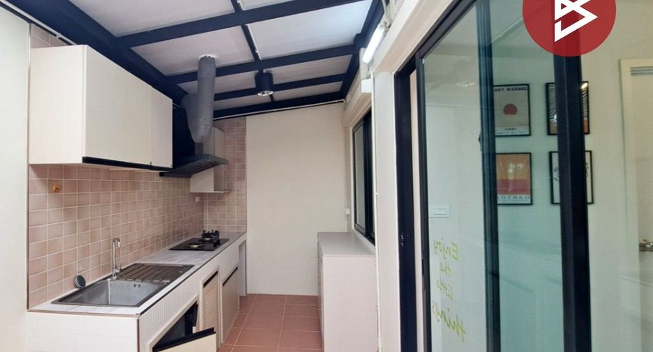 Casa adosada en venta de 4 habitaciones en Bang Kruai, Nonthaburi